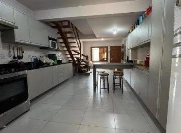 Casa · 77m² · 2 Quartos · 2 Vagas · Casa à venda - em Teresópolis