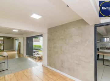 Casa · 337m² · 4 Quartos · 2 Vagas · Casa a venda, 4 quartos, 2 vagas, 4 banheiros, Bairro Chacara das Pedras, em Por
