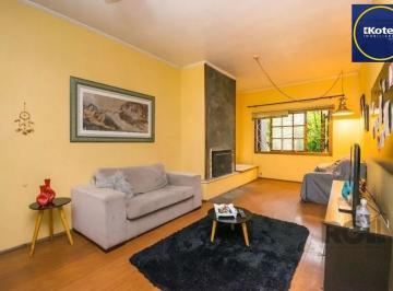 Casa · 354m² · 5 Quartos · 8 Vagas · Excelente casa de 354m² com 5 dormitórios e 8 vagas.