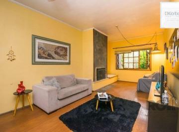 Casa · 354m² · 5 Quartos · 8 Vagas · Excelente casa de 354m² com 5 dormitórios e 8 vagas.
