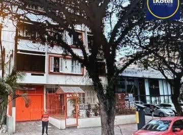 Apartamento · 12m² · Box de Garagem para Comprar , prédio com portão automatizado e elevador.