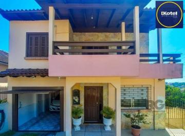 Casa · 240m² · 4 Quartos · 2 Vagas · Excelente casa de 240m² com 4 dormitórios e 2 vagas.