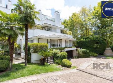 Casa · 741m² · 3 Quartos · 4 Vagas · Casa em condominio, mobiliada com 741m² privativos , com 3 suítes- master