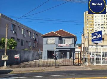 Casa · 237m² · 5 Quartos · 8 Vagas · Casa à venda - em Azenha