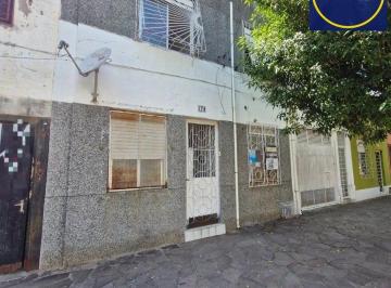 Casa · 152m² · 4 Quartos · Residência no Bairro Azenha, com quatro dormitórios