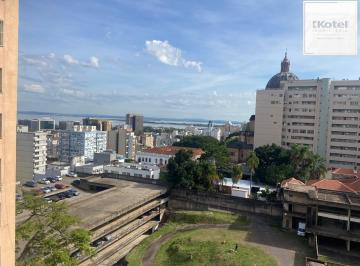 Apartamento · 133m² · 4 Quartos · 1 Vaga · Apartamento com vista para o Guaíba com 4 quartos, portaria e elevador no Centro
