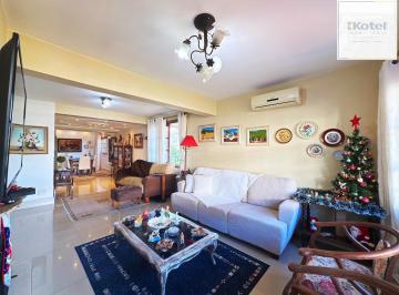 Casa · 185m² · 3 Quartos · 3 Vagas · Casa em condomínio bairro Tristeza, com 185m² privativos.