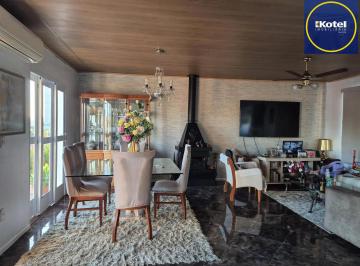 Apartamento · 194m² · 3 Quartos · 2 Vagas · Cobertura com lareira, churrasqueira e 2 vagas