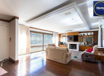 Casa · 221m² · 3 Quartos · Casa Térrea.