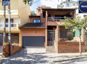 Casa · 235m² · 5 Quartos · 2 Vagas · Casa à venda - em Teresópolis