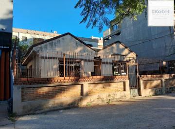 Casa · 90m² · 2 Quartos · 2 Vagas · Casa à venda - em Menino Deus