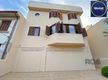 Casa · 465m² · 3 Quartos · 5 Vagas · Excelente casa de 465m² com 3 dormitórios e 5 vagas de garagem.