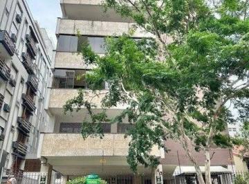 Apartamento · 196m² · 3 Quartos · 2 Vagas · Excelente Apartamento Para Comprar  Próximo ao Hospital Moinhos de Vento com 196