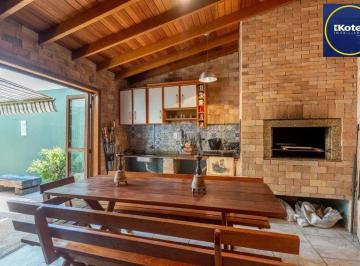 Casa de 3 quartos, Porto Alegre · Casa à venda - em Ipanema