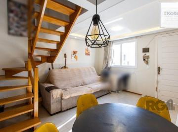 Casa · 56m² · 2 Quartos · 1 Vaga · Casa em condomínio, possui 2 dormitórios, sala para 2 ambientes e 1 vaga.