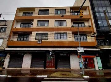Apartamento · 97m² · 3 Quartos · Apartamento com 03 quartos e 02 banheiros no Bairro Petrópolis