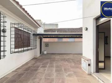 Casa · 450m² · 5 Quartos · 3 Vagas · Encantadora casa grande