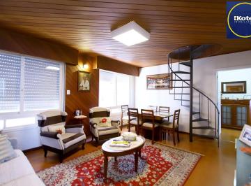 Apartamento · 145m² · 3 Quartos · 2 Vagas · Cobertura com 3 dormitórios, 2 vagas e elevador no Bairro Santana.