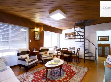 Apartamento · 145m² · 3 Quartos · 2 Vagas · Cobertura com 3 dormitórios, 2 vagas e elevador no Bairro Santana.