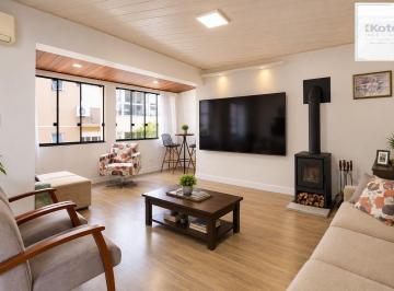 Apartamento · 145m² · 3 Quartos · 2 Vagas · Cobertura com 3 dormitórios, 2 vagas e elevador no Bairro Santana.