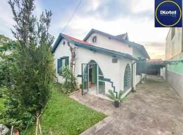 Casa · 300m² · 3 Quartos · 2 Vagas · Casa Residencial com 3 Quartos, sendo 1 suíte e 3 Banheiros, no Bairro Santa Ter