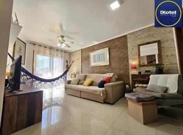 Casa · 196m² · 3 Quartos · 3 Vagas · Casa condominio 4 dorm, 3WC, 3Vagas, Cavalhada, Porto Alegre, RS