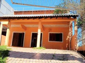 Casa · 400m² · 6 Quartos · 4 Vagas · Excelente casa comercial no bairro Glória!