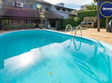 Casa · 195m² · 3 Quartos · 2 Vagas · Sobrado 3 dormitórios, 1suíte,  área gourmet com churrasqueira, piscina.