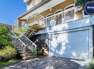 Casa · 264m² · 4 Quartos · 4 Vagas · Excelente casa de 264m² com 4 dormitórios no bairro Menino Deus