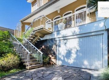 Casa · 264m² · 4 Quartos · 4 Vagas · Excelente casa de 264m² com 4 dormitórios no bairro Menino Deus