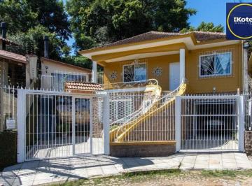 Casa · 149m² · 3 Quartos · 3 Vagas · Sobrado à venda no Bairro Medianeira, reformado, 3 quartos, lareira, churrasquei
