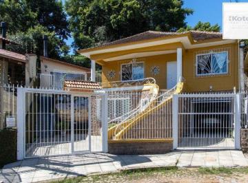 Casa · 149m² · 3 Quartos · 3 Vagas · Sobrado à venda no Bairro Medianeira, reformado, 3 quartos, lareira, churrasquei