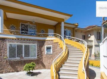 Casa · 149m² · 3 Quartos · 3 Vagas · Sobrado à venda no Bairro Medianeira, reformado, 3 quartos, lareira, churrasquei