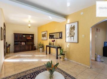 Casa · 345m² · 3 Quartos · 2 Vagas · Sobrado com 345m² privativos, 3 suites, 2 vagas, churrasqueira. pátio com piscin