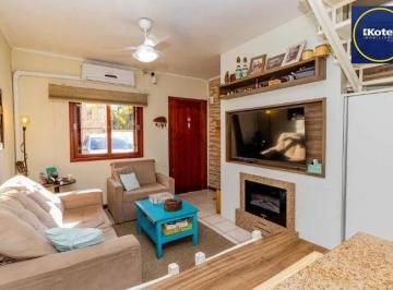 Casa · 90m² · 3 Quartos · 1 Vaga · Casa de 3 dormitórios, em condomínio fechado na zona sul de Porto Alegre, com l