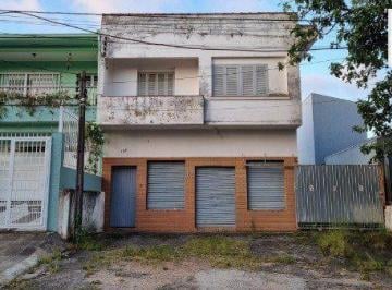 Casa · 215m² · 3 Quartos · 6 Vagas · Casa/Sobrado com apartamento e loja, estacionamento, a venda no Bairro Jardim I