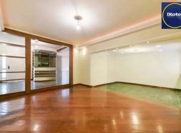 Casa · 230m² · 3 Quartos · 2 Vagas · Casa térrea com piscina, jardim e 3 dormitórios Jardim Botanico