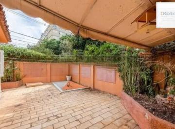 Casa · 230m² · 3 Quartos · 2 Vagas · Casa térrea com piscina, jardim e 3 dormitórios Jardim Botanico