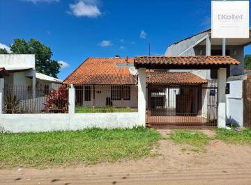 Casa · 150m² · 4 Quartos · 2 Vagas · Casa com Excelente Localização - Próxima à Avenida Edgar Pires de Castro.