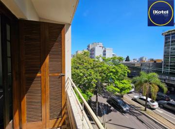 Apartamento · 87m² · 3 Quartos · Apartamento 3 dormitórios com sacada na Cristóvão