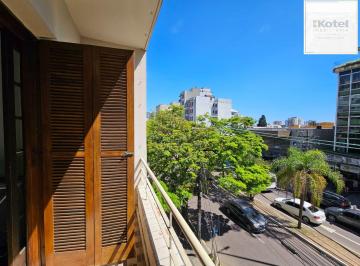 Apartamento · 87m² · 3 Quartos · Apartamento 3 dormitórios com sacada na Cristóvão