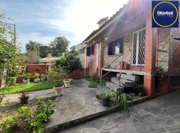 Casa · 320m² · 4 Quartos · 2 Vagas · Casa com 4 quartos e 2 lareiras no bairro Belém Velho