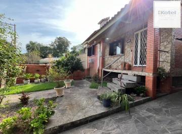 Casa · 320m² · 4 Quartos · 2 Vagas · Casa com 4 quartos e 2 lareiras no bairro Belém Velho