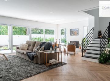 Casa · 450m² · 3 Quartos · 2 Vagas · Casa à venda - em Pedra Redonda