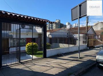Fachada · Casa de (3)três quartos, sendo uma suíte com duas vagas de garagem.