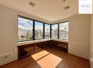 Comercial · 46m² · 1 Quarto · 2 Vagas · Comercial à venda - em Petrópolis