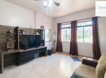 Casa · 175m² · 4 Quartos · 3 Vagas · Casa com 4 dormitórios e 175m² à venda no Bairro Santa Tereza