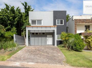 Casa · 300m² · 4 Quartos · 2 Vagas · Casa em condomínio no Terra Ville .Esta casa de alto padrão, dispõe de 4 suítes