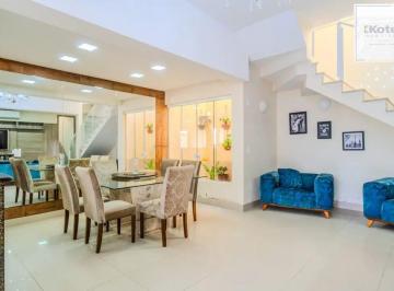 Casa · 239m² · 5 Quartos · 2 Vagas · Casa de 3 dormitórios à venda em Santa Tereza, Porto Alegre.