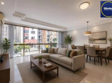 Casa · 344m² · 4 Quartos · 7 Vagas · Casa com 4 quartos, 7 vagas e pátio no Bairro Higienópolis